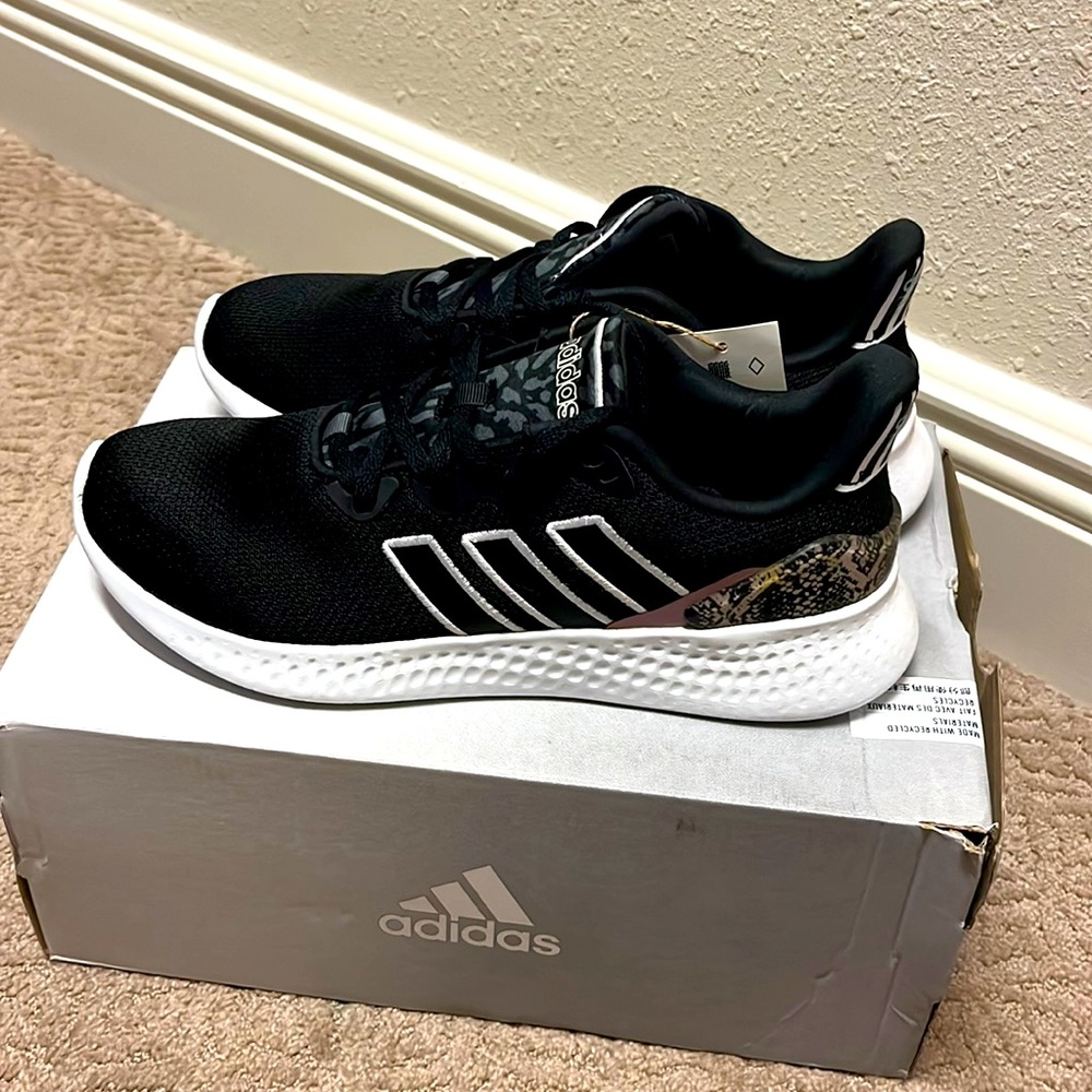 Brand new womens adidias pure motion se size 7.5